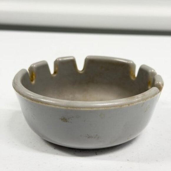 Vintage Melamine Deep Dish Ashtray - Picture 1 of 4